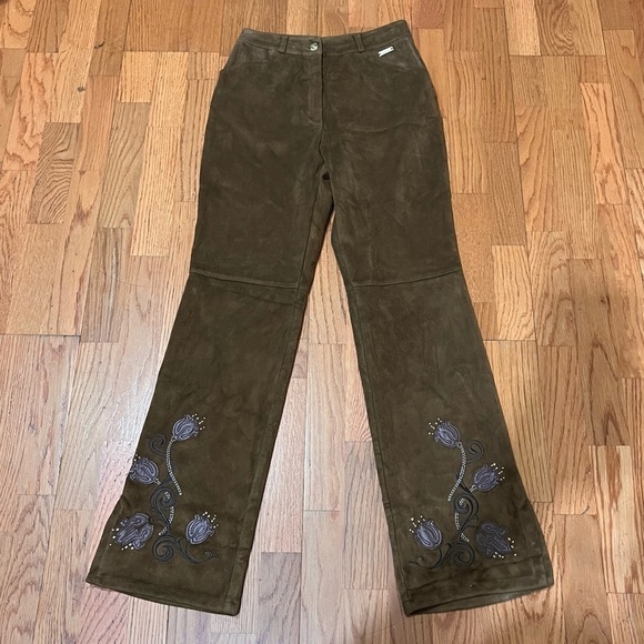 ST. JOHN BY MARIE GRAY micro suede embroidered patch flare high rise pants 4 EUC - Picture 2 of 16